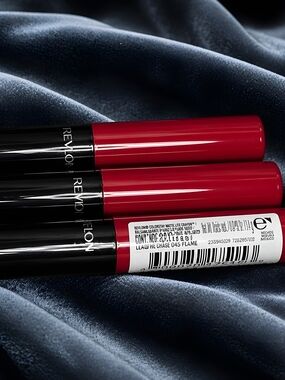 Revlon Matte Lite Crayon Lipstick - Multi Colors To Chose- Sealed New